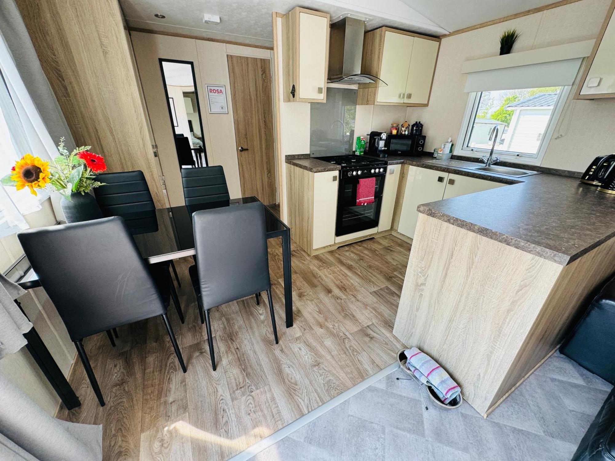 Rosa - Bournemouth Holiday Home 温伯恩大教堂 外观 照片